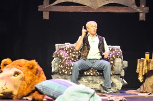 Tim Plewman stars in Defending the Caveman at the Hexagon Theatre in Pietermaritzburg. Photo: Suzy Bernstein