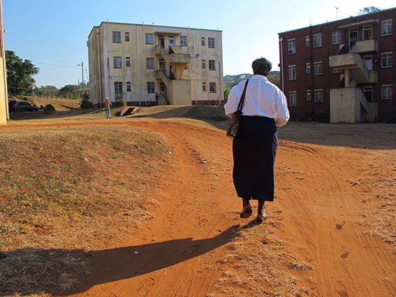 Kenneth Gardens_Walking_Cedric Nunn