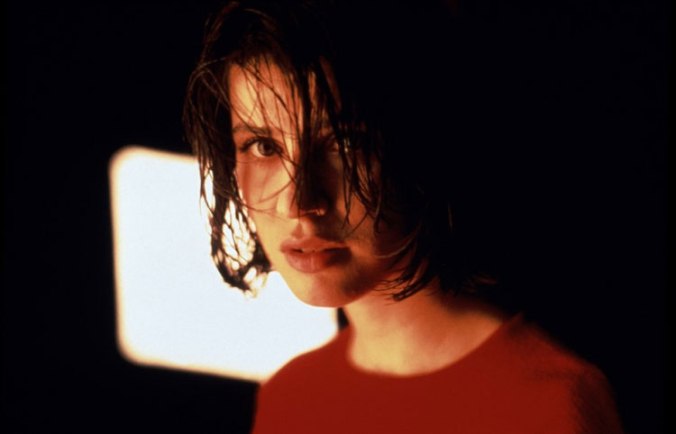 Three-Colours-Trilogy-Red-13058_3