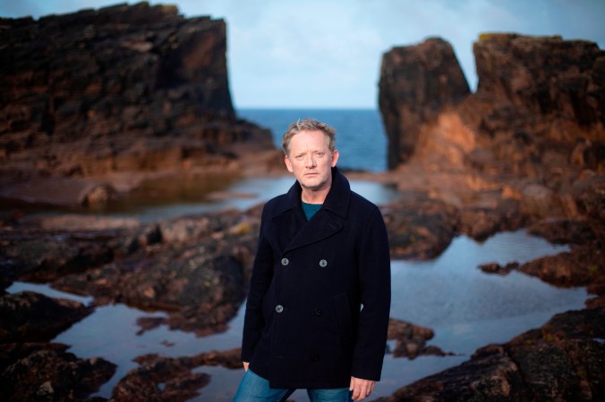 Douglas_Henshall_in_Shetland